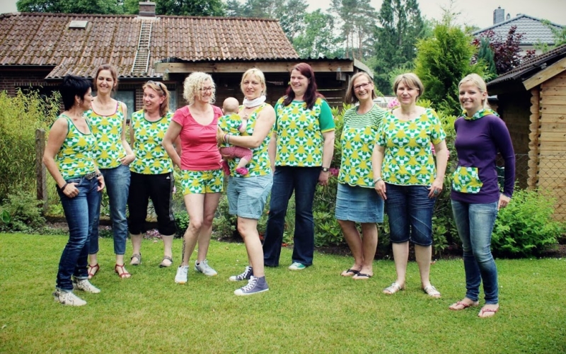 Von tollen Frauen, Shirts, einer Hose und einem aufgeregten Schaf