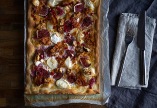 20 Minuten Deluxe-Flammkuchen – mit Feigen, Ziegenkäse und karamellisierten Walnüssen