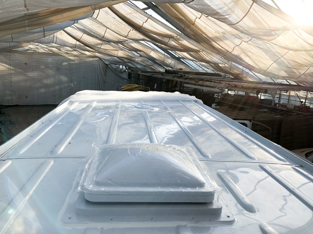 Camper Umbau Teil 5: Dachluke und Fenster einbauen - Pech & Schwefel